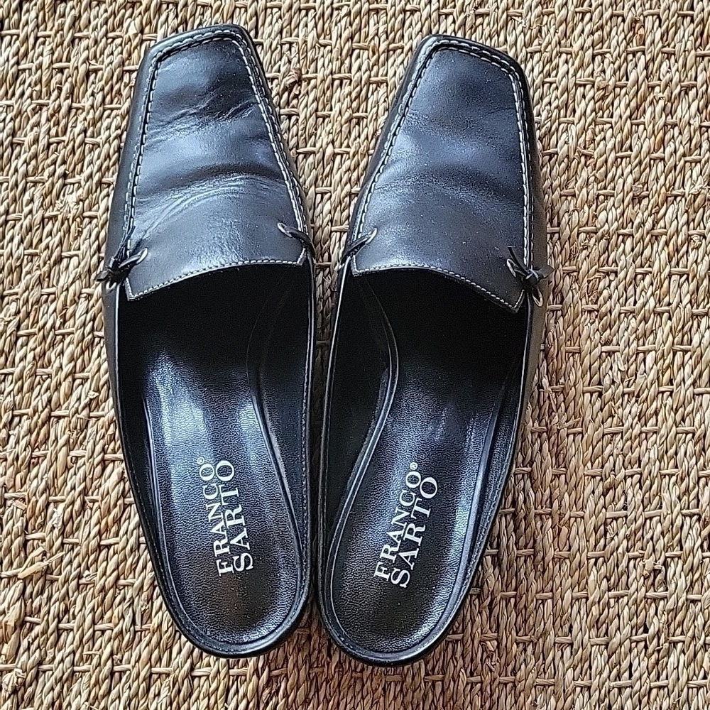 Franco SARTO black leather heeled slip on shoe Size is 7M Very good condition.